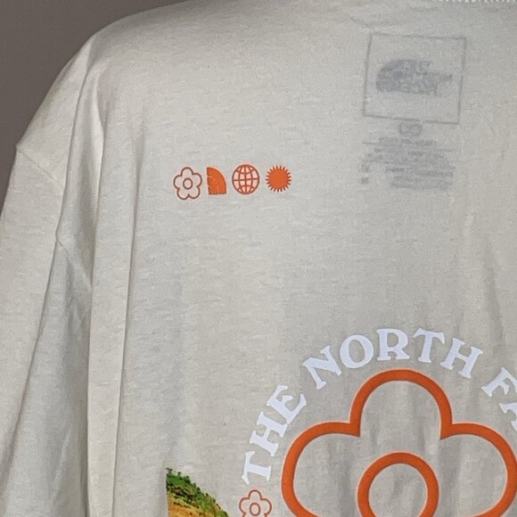 The North Face Circular Design Strange Colorful World Tee 3D Graphics Wms Sz M - Picture 4 of 8